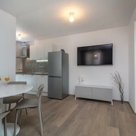 Flora 公寓 特罗吉尔