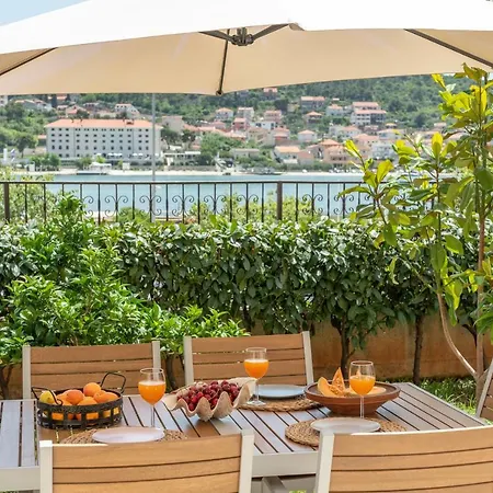 Flora 公寓 特罗吉尔