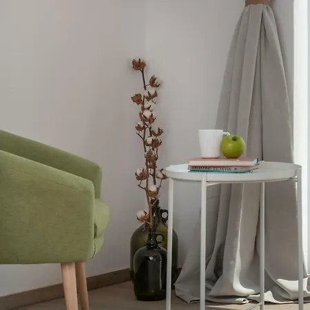 Flora Apartment *