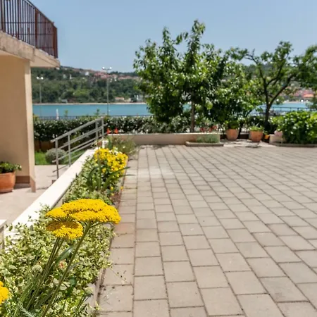Flora * Trogir