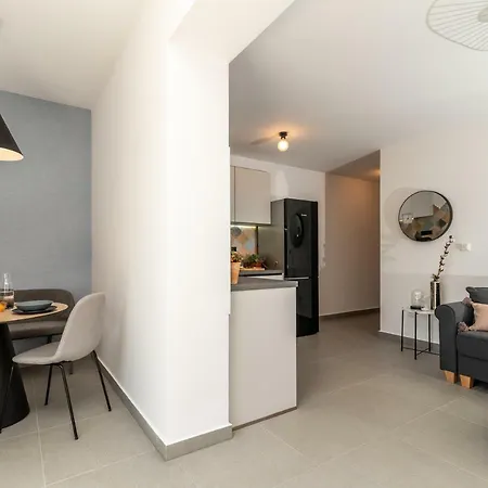 Flora Apartment